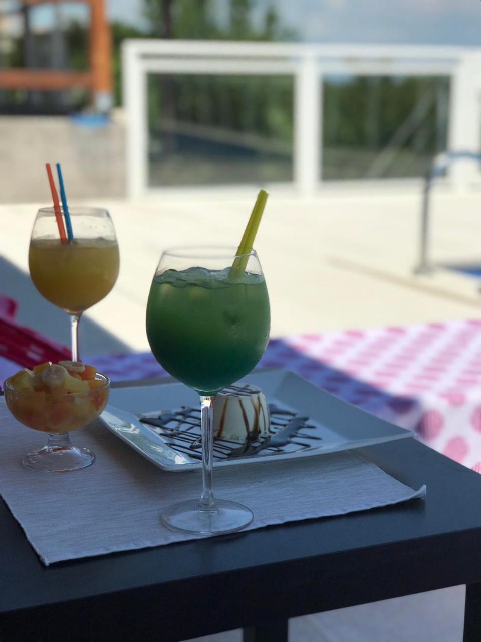Ližnjan Hotel Livadic & Restaurant מראה חיצוני תמונה
