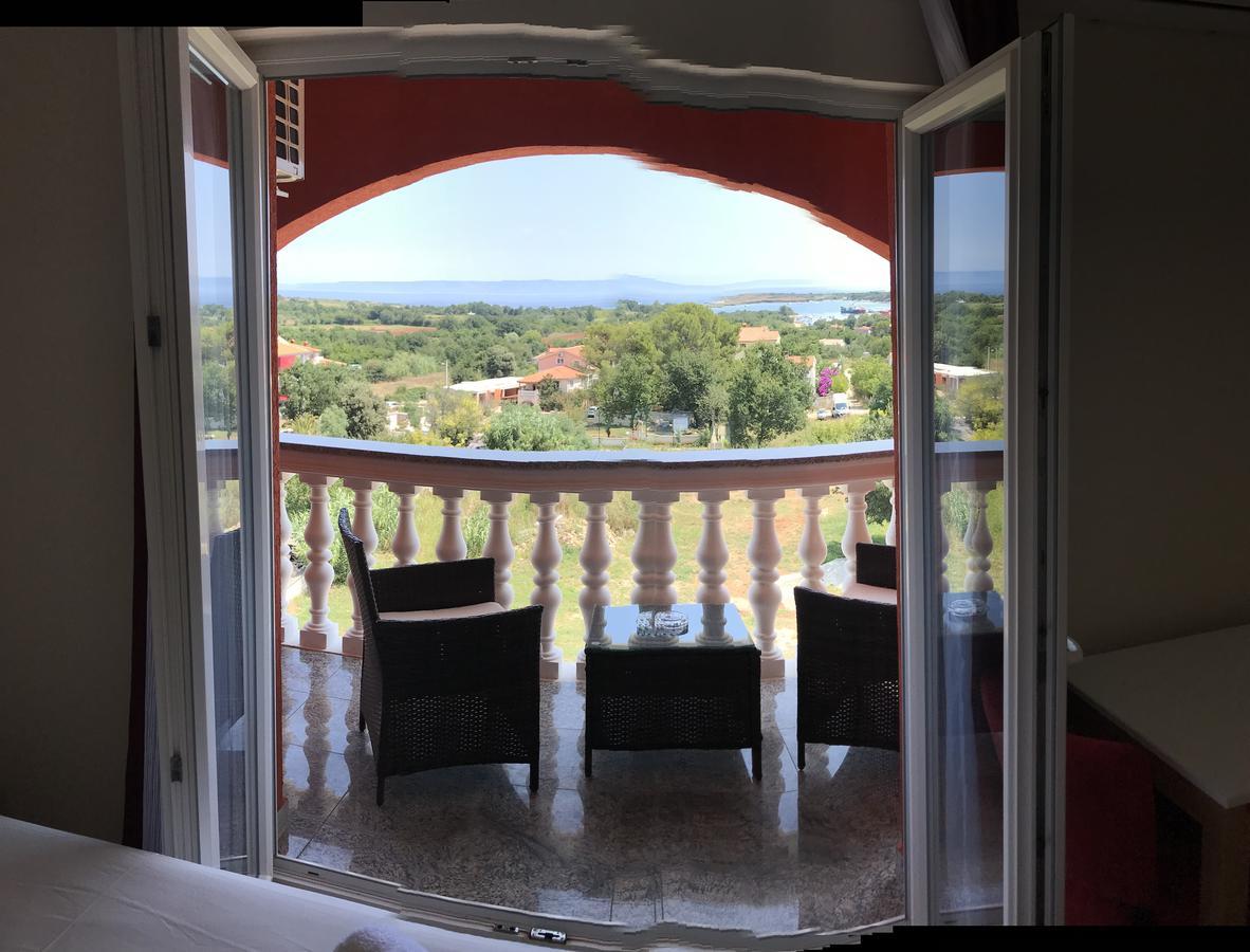 Ližnjan Hotel Livadic & Restaurant מראה חיצוני תמונה