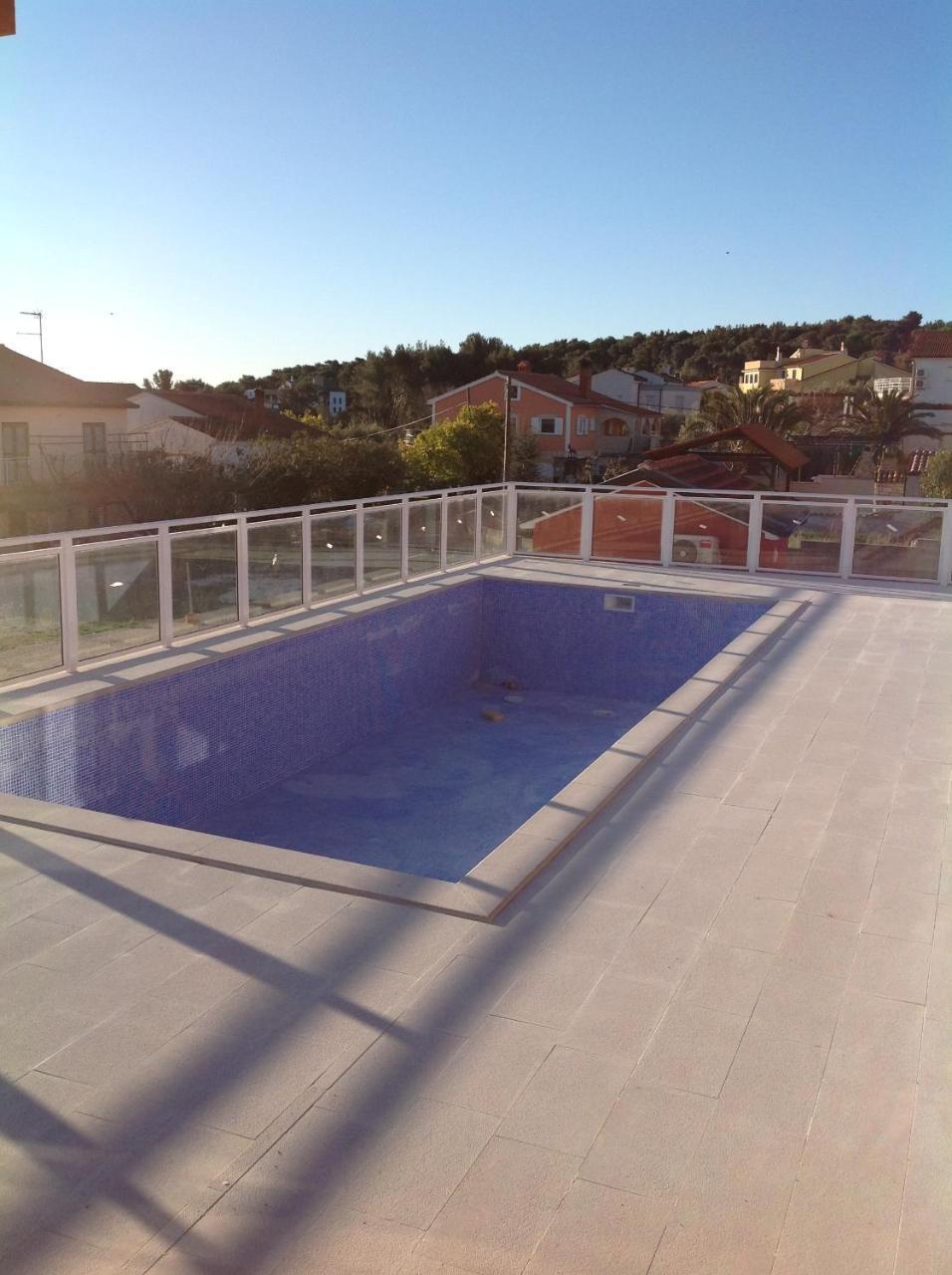 Ližnjan Hotel Livadic & Restaurant מראה חיצוני תמונה