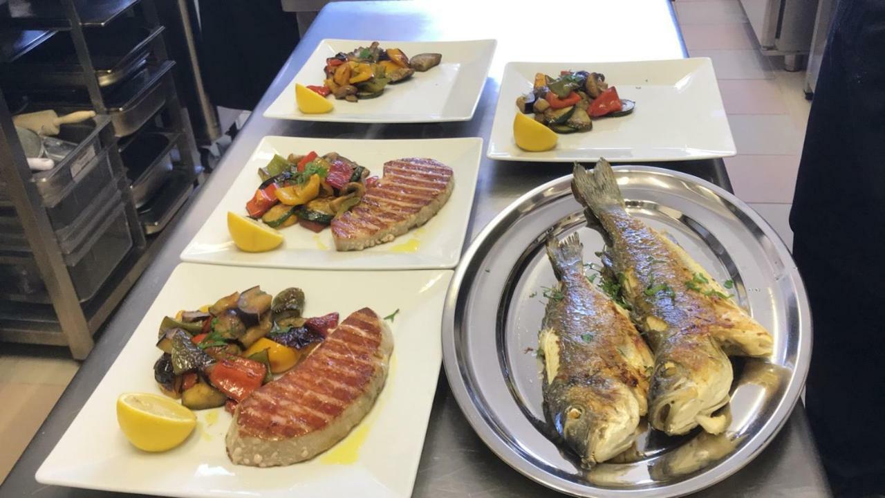 Ližnjan Hotel Livadic & Restaurant מראה חיצוני תמונה