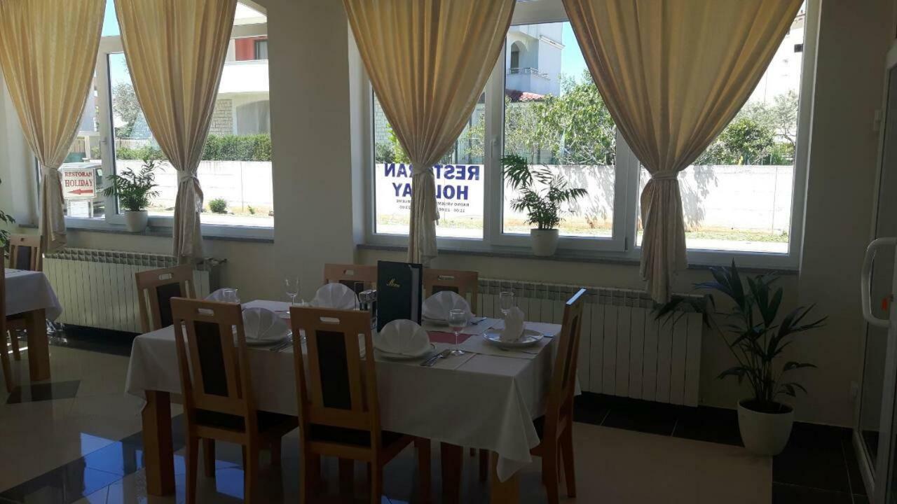 Ližnjan Hotel Livadic & Restaurant מראה חיצוני תמונה